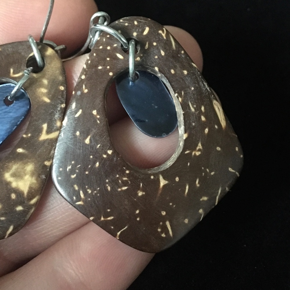 Vintage Wooden Dangle Earrings - Picture 4 of 5